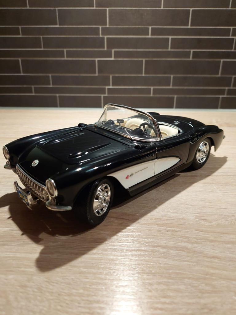 Bburago 1:18 Chevrolet Corvette 1957 - in doos, Ophalen of Verzenden, Nieuw, Auto, Bburago