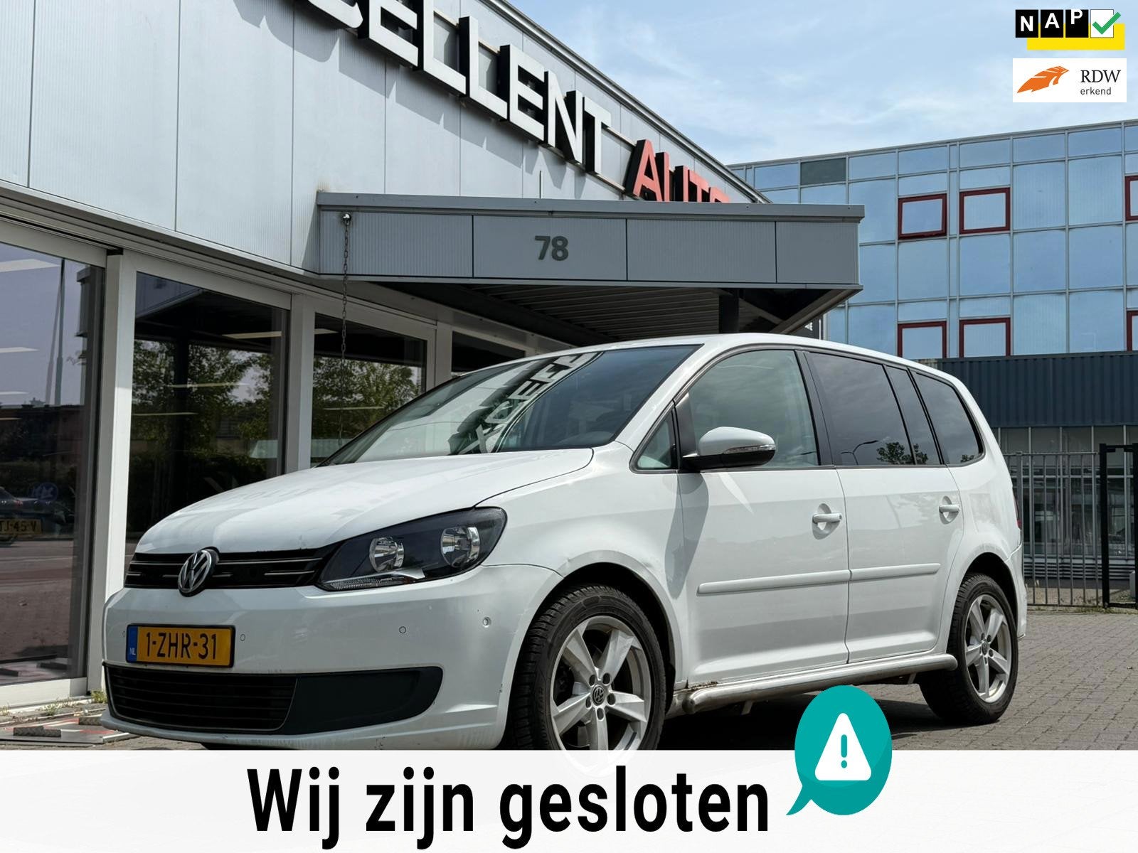 Volkswagen Touran 2.0 TDI DSG Comfortline BlueMotion, Auto's, Stof, Zwart, 4 cilinders, Wit