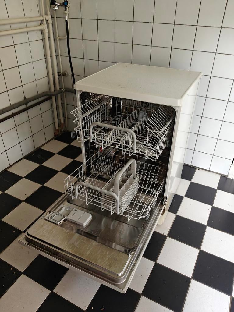 Vaatwasser - Werkt goed, uiterlijk minder, Witgoed en Apparatuur, Vaatwasmachines, Ophalen, Gebruikt, Vrijstaand, 60 cm of meer
