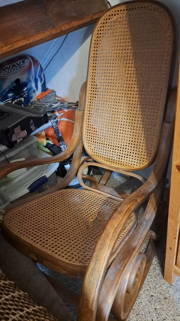 Vintage Thonet Schommelstoel met Rotan Zitting - Opknapper, Ophalen