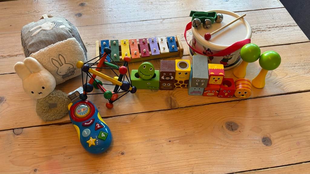 Grote set babyspeelgoed: oa muziekinstrumenten, blokken, Kinderen en Baby's, Speelgoed | Babyspeelgoed, Gebruikt, Rammelaar, Met licht