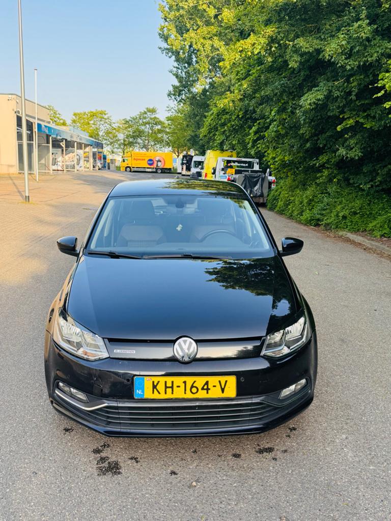 Volkswagen Polo 1.2 TSI 66KW 2016 Zwart, Auto's, Voorwielaandrijving, Stof, 40 €/maand, Zwart