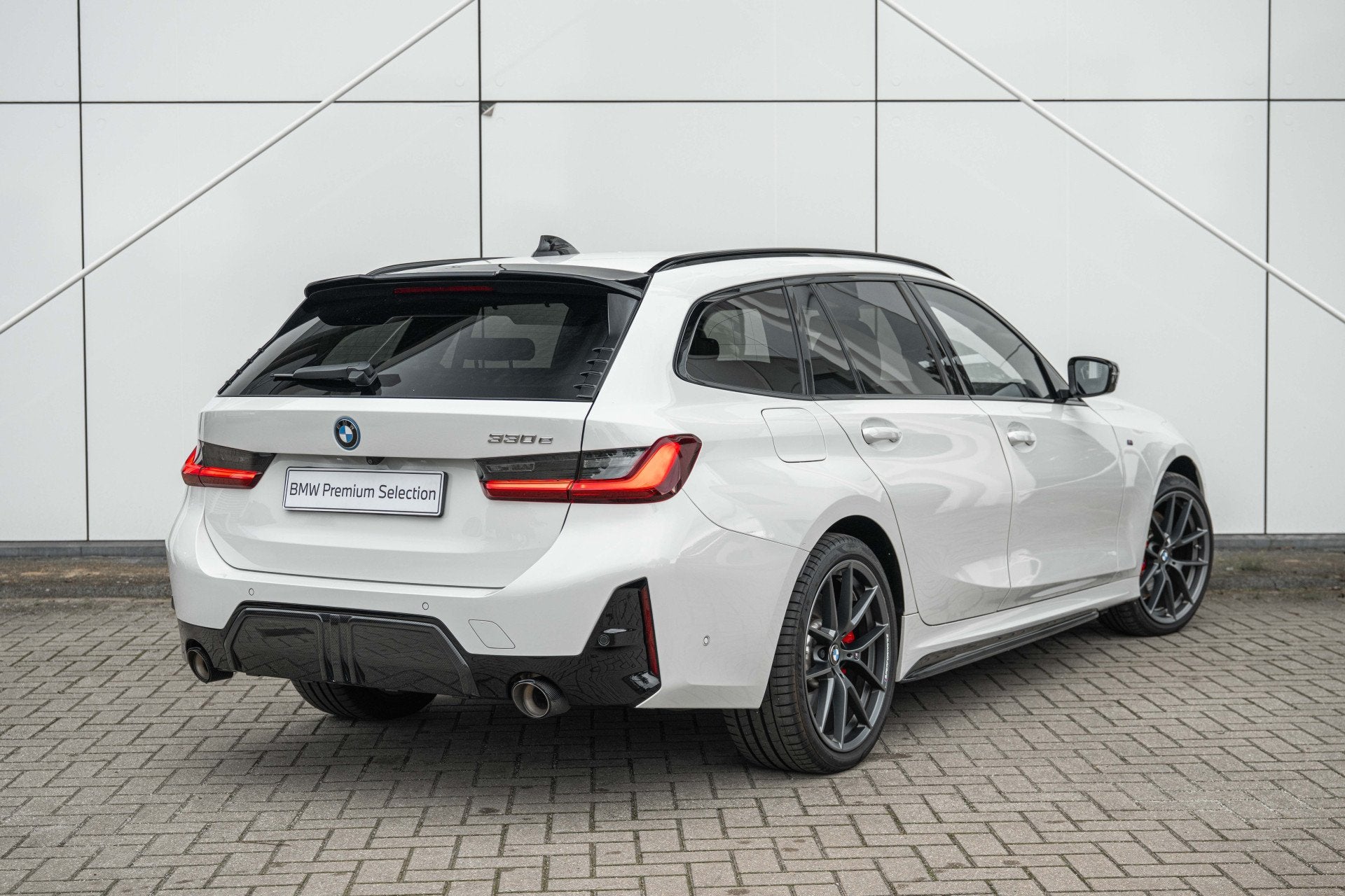 BMW 3 Serie Touring 330e M Sport Automaat / Sportstoelen / A, Auto's, Automaat, Achterwielaandrijving, Gebruikt, Euro 6