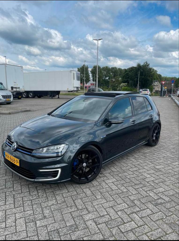 Volkswagen Golf 1.4 TSI Phev 204pk 5D DSG 2015 Zwart, Auto's, Zwart, 1395 cc, 1499 kg, 149 pk