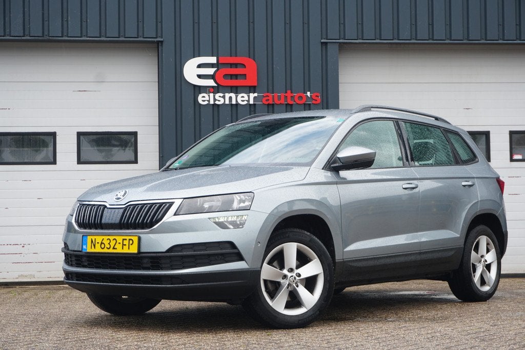 Skoda Karoq 1.0 TSI Business Edition | TREKHAAK | CARPLAY |, Auto's, Voorwielaandrijving, Stof, Gebruikt, Met garantie (alle)