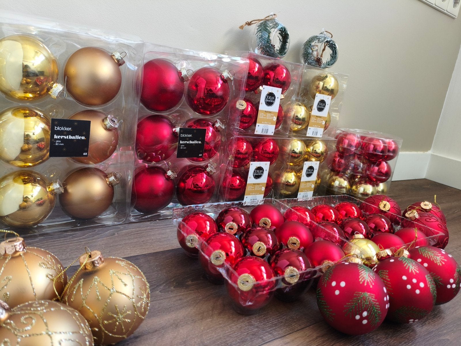 Mooie kerstballen set van Rood en goud / mat en glans, Ophalen, Zo goed als nieuw