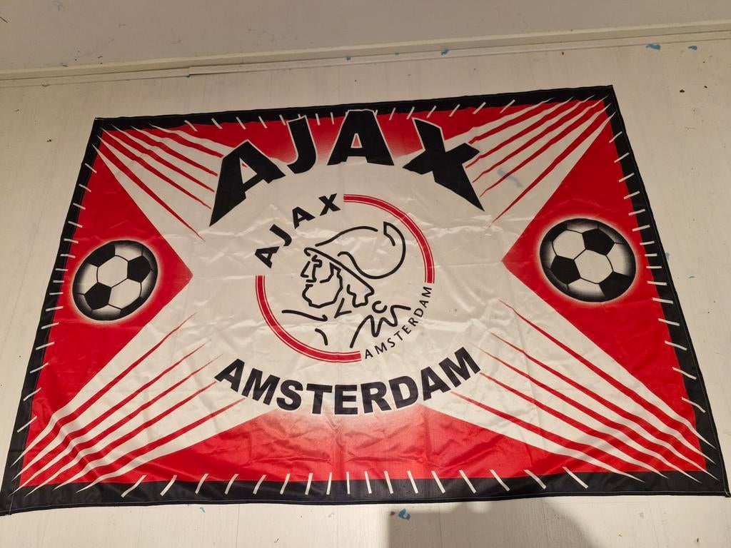 Hele mooie grote ajax vlag, Diversen, Vlaggen en Wimpels, Ophalen of Verzenden, Zo goed als nieuw