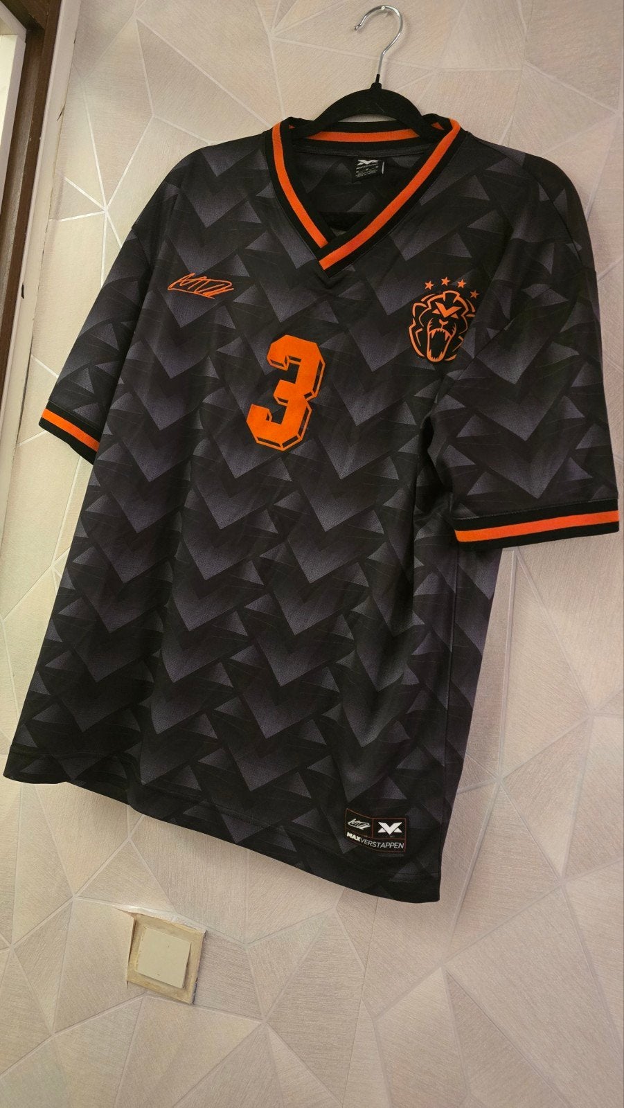 Max Verstappen Formule 1 T-shirt - Zwart/Oranje, Kleding | Heren, Maat 48/50 (M), Nieuw, Ophalen of Verzenden, Voetbal