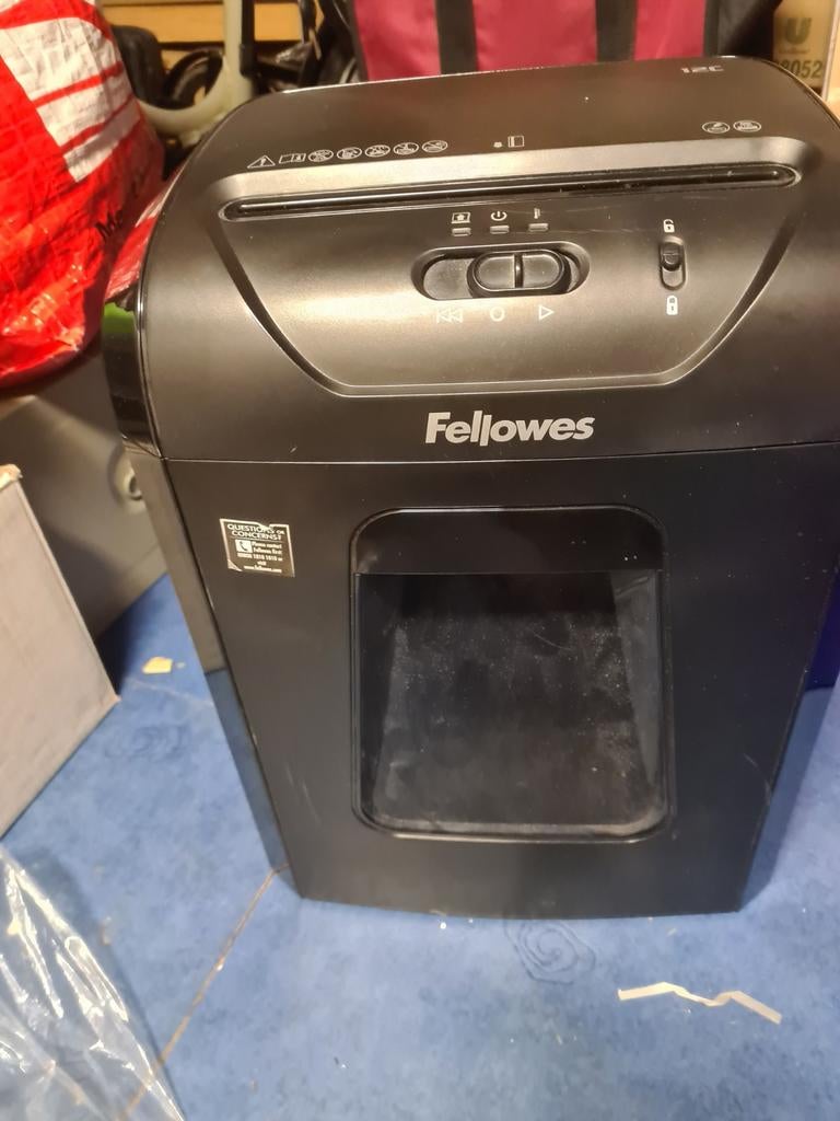 Papier versnipperlaar vernietiger Fellowes 12C., Ophalen