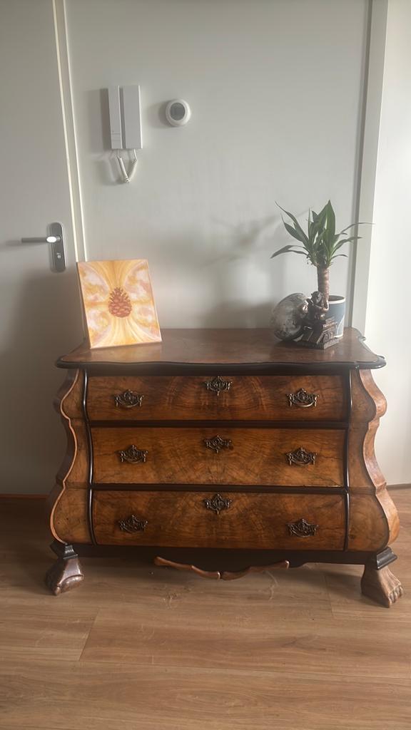 Antiek buikkastje, opgeknapt in modern jasje, Gebruikt, Met lade(s), 25 tot 50 cm, Overige houtsoorten
