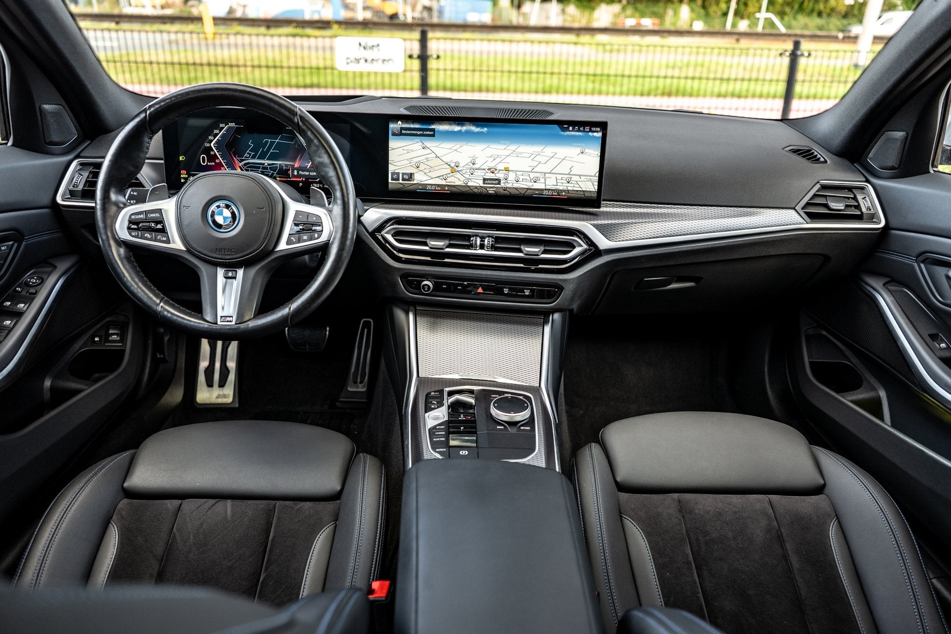 Foto 4 van BMW 3-serie Touring 330e Pano/M-Sport/HUD/Trekhaak