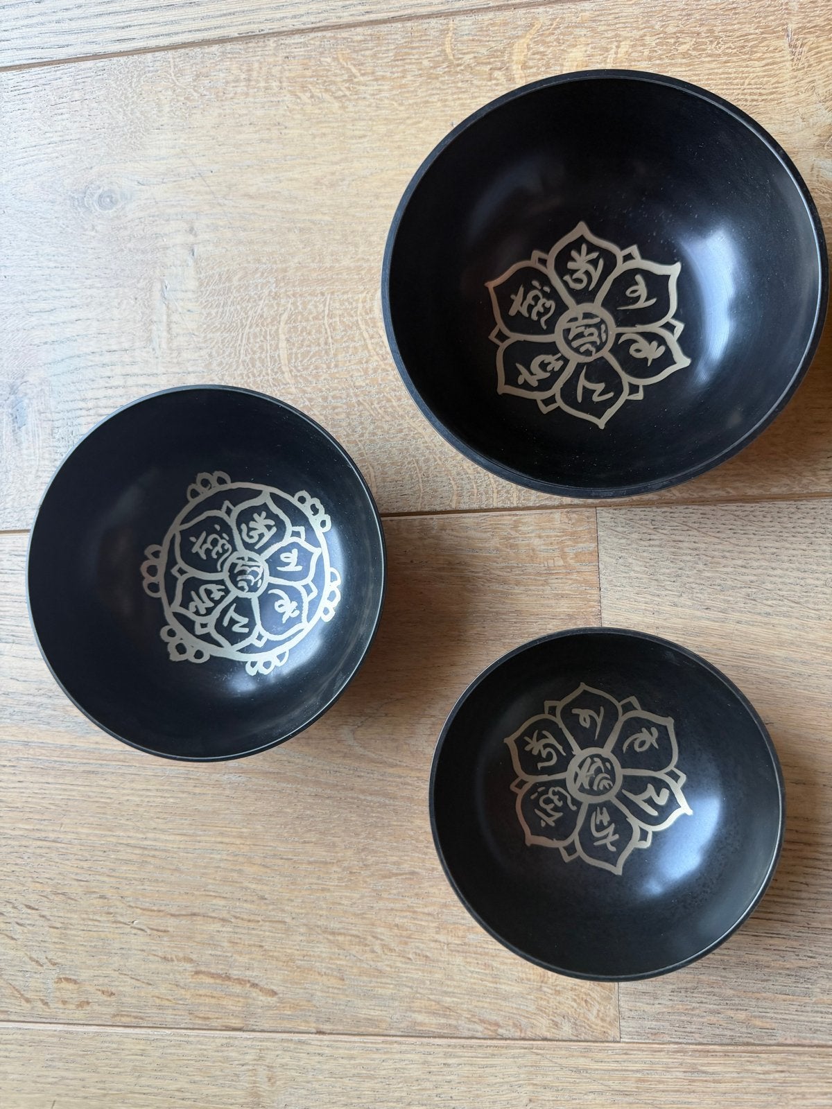 Set van 3 klankschalen met Tibetaanse symbolen, Ophalen, Oosters, Metaal, Gebruikt