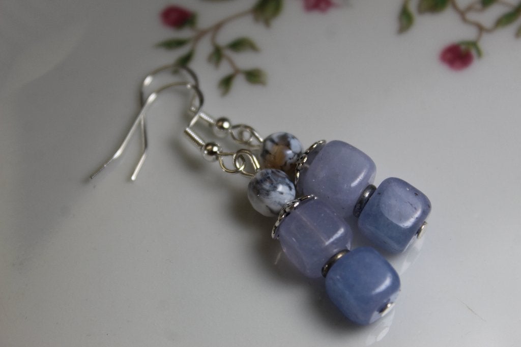 Blauwe Agaat Oorbellen - Glad Gepolijste Natuursteen, Sieraden, Tassen en Uiterlijk, Oorbellen, Hangers, Blauw, Nieuw, Ophalen of Verzenden