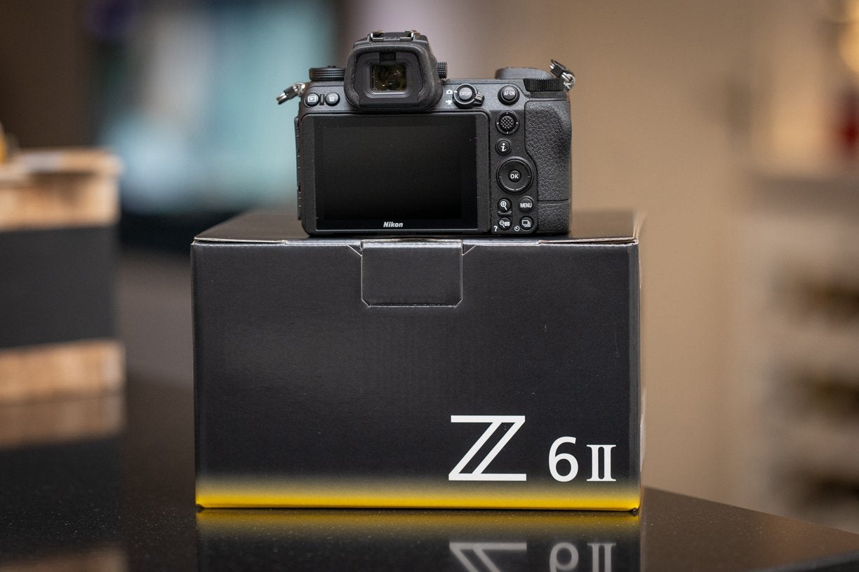 Nieuwstaat! Nikon Z6ll met 2800 clicks, Ophalen of Verzenden, Zo goed als nieuw