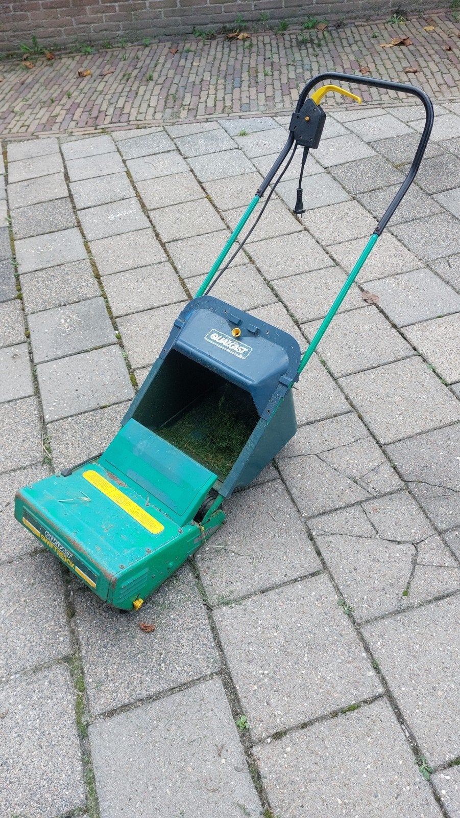 Qualcast Swiftresox elektrische grasmaaier, Tuin en Terras, Qualcast, Cirkelmaaier, Gebruikt, Elektrische grasmaaier