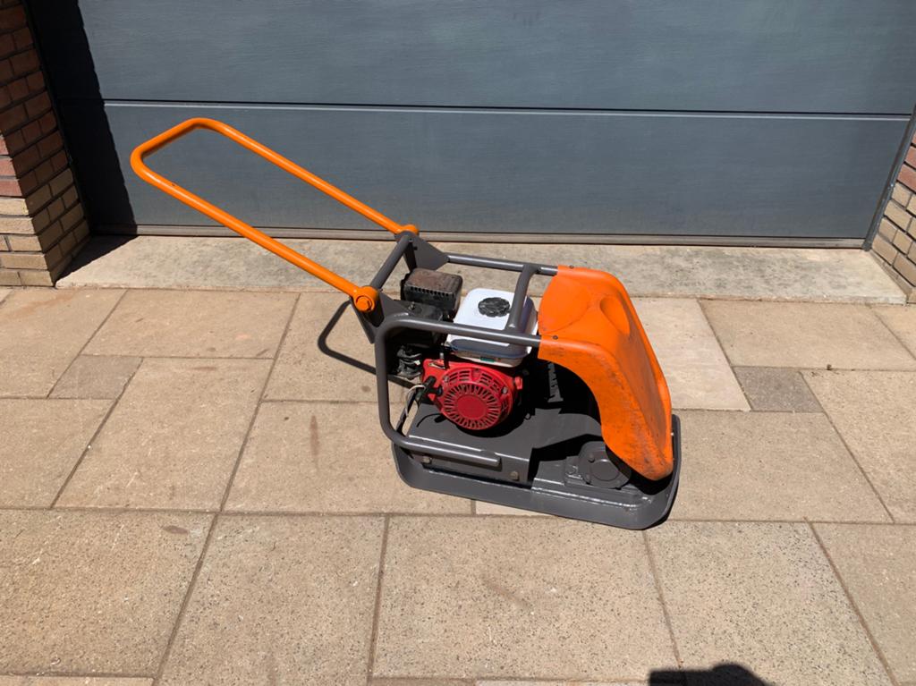 Belle pc 4000 ttilplaat met Honda gx 120, Ophalen, Zo goed als nieuw