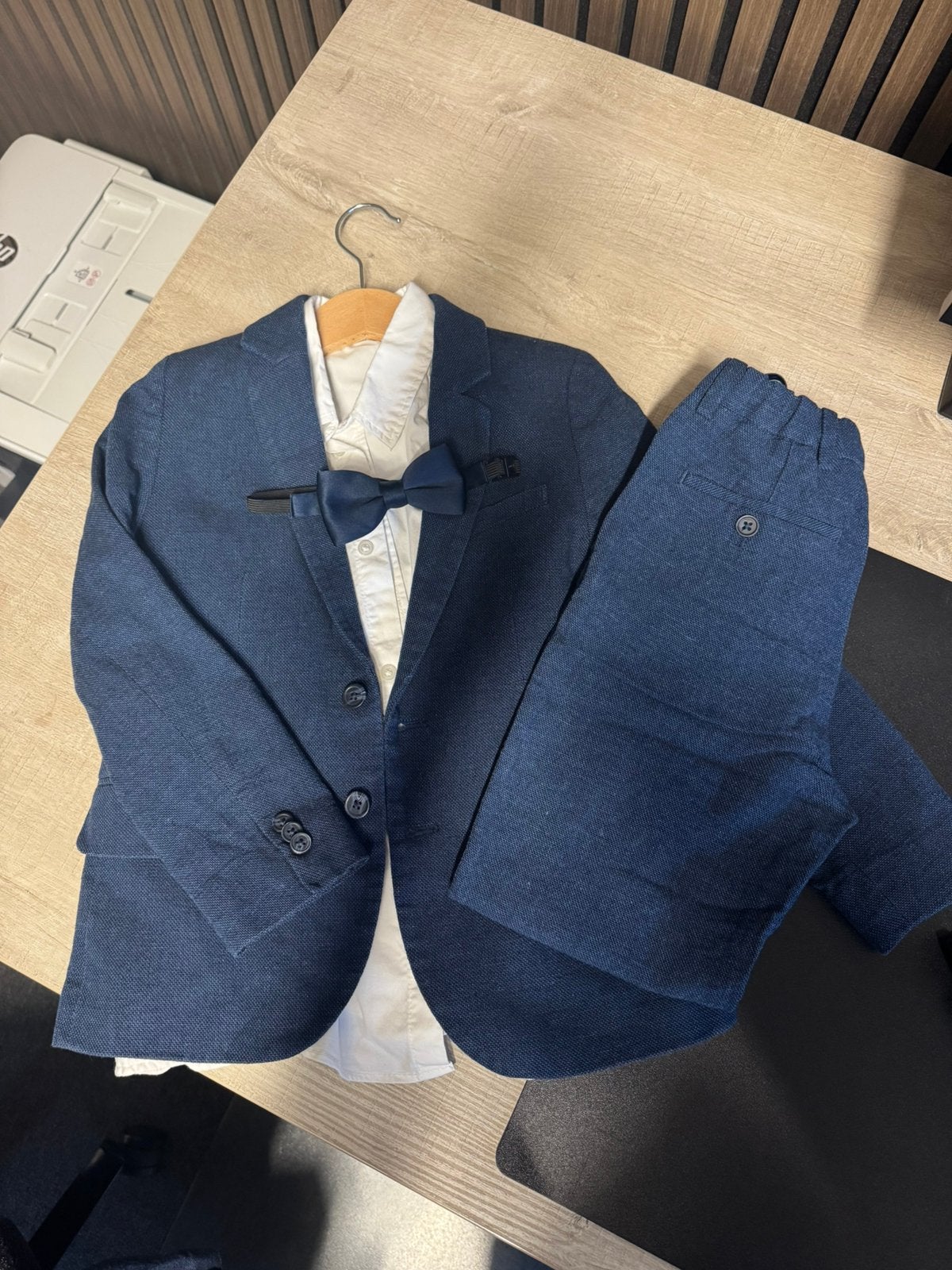 Jongens pak (maat 122 en 134), Kinderen en Baby's, Kinderkleding | Maat 122, Ophalen of Verzenden, Gebruikt, Jongen, Broek