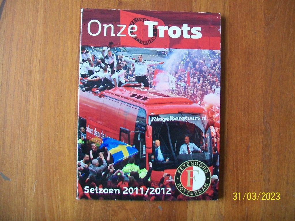 DVD Feyenoord seizoen 2011/2012 - Onze Trots, Verzamelen, Verzenden, Zo goed als nieuw, Feyenoord, Overige typen