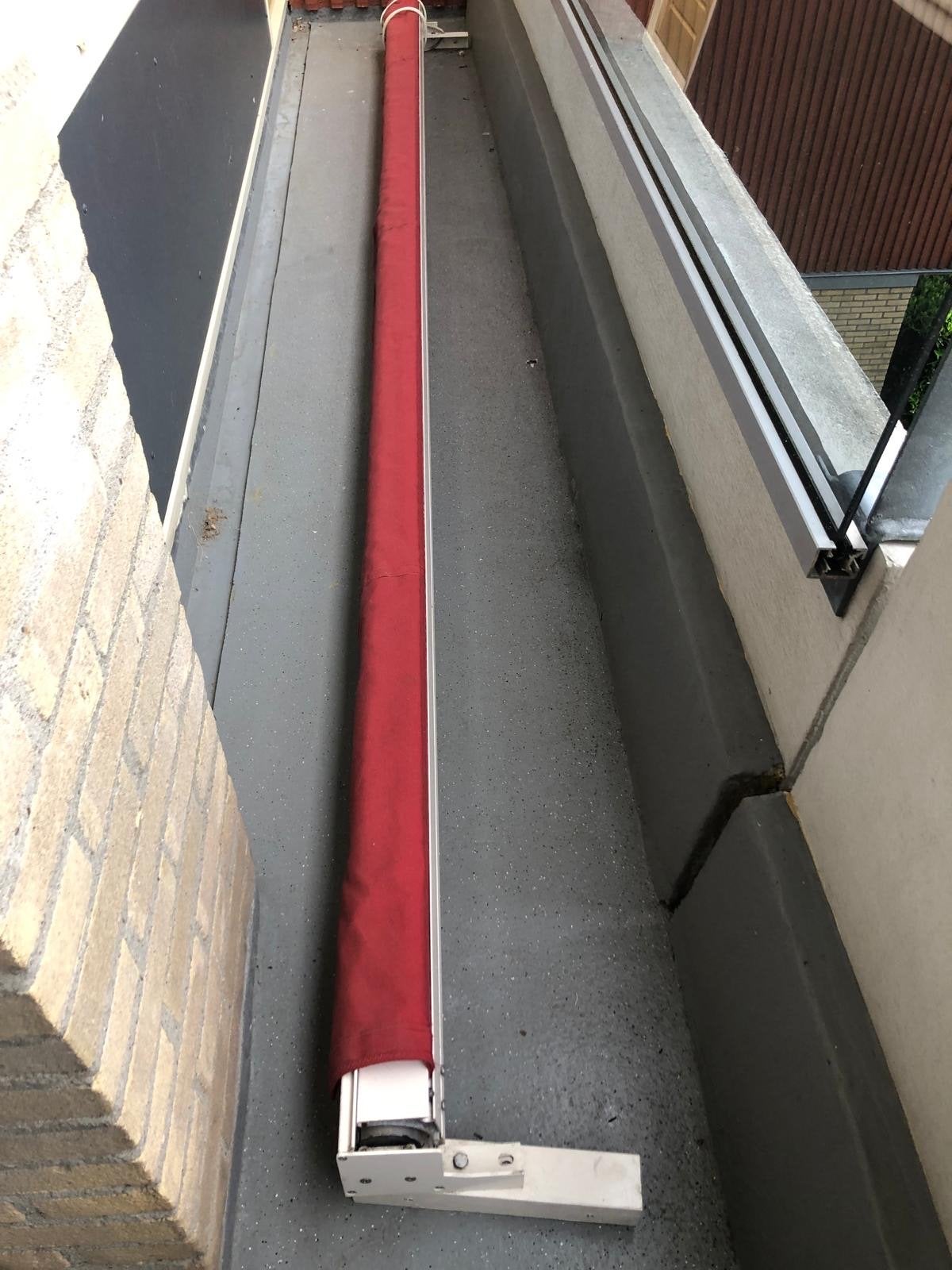 Elektrisch Zonnescherm - 4 meter breed ( het leunenberg ), Tuin en Terras, Zonneschermen, Ophalen of Verzenden, Gebruikt, 250 cm tot 450 cm