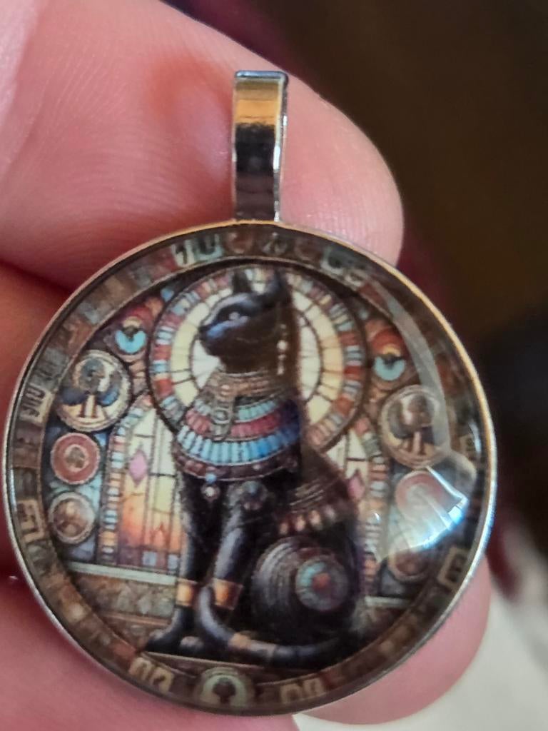 Hanger met Egyptische Bastet Kat - Zilverkleurig, Overige materialen, Nieuw, Ophalen of Verzenden, Zilver