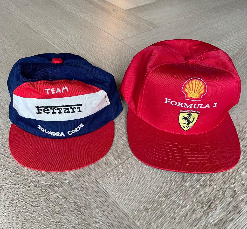 Caps / Petten 2x Ferrari, Ophalen, Gebruikt