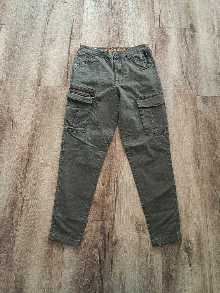 Prachtige groene cargo pants van Jack & Jones, 28-32. Broek., Onb, Ophalen of Verzenden, Onb, Maat 46 (S) of kleiner