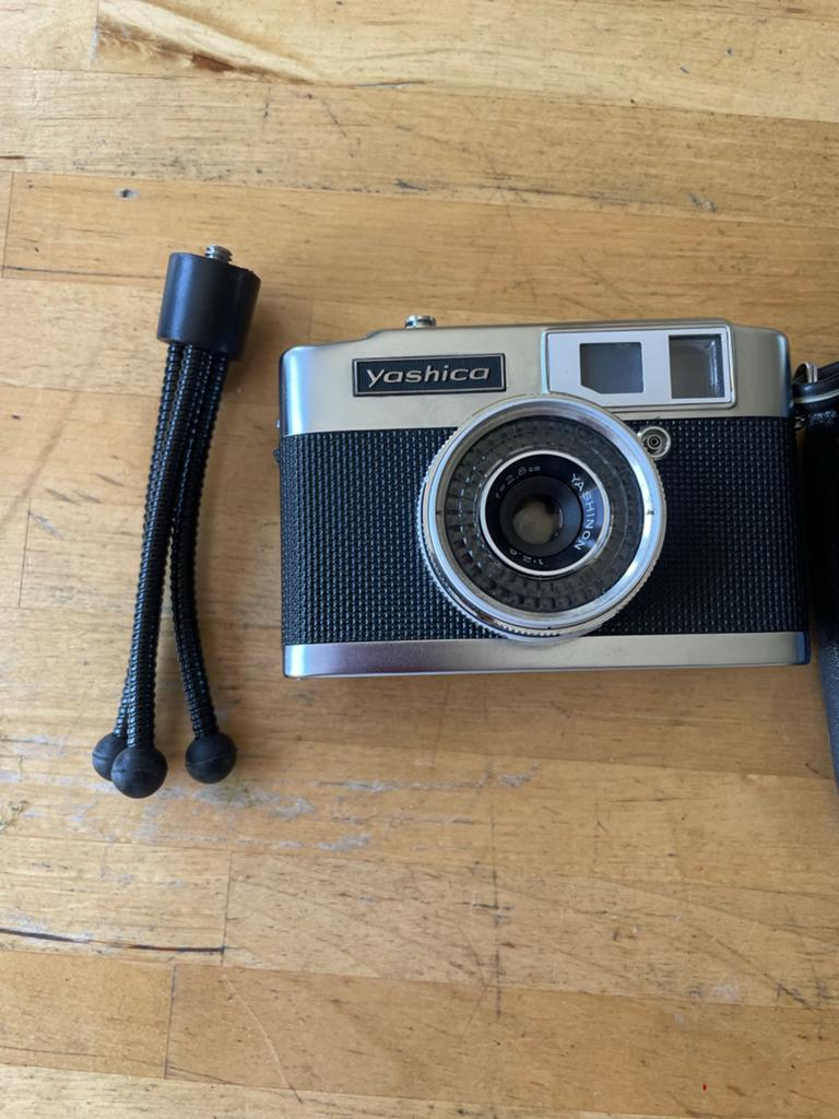 Yashica Minister-S Vintage Camera met Statief, Ophalen of Verzenden, Gebruikt, Compact, Overige Merken