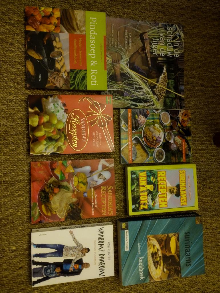 Surinaamse kookboeken en boeken, Boeken, Kookboeken, Gelezen, Overige gebieden, Ophalen of Verzenden