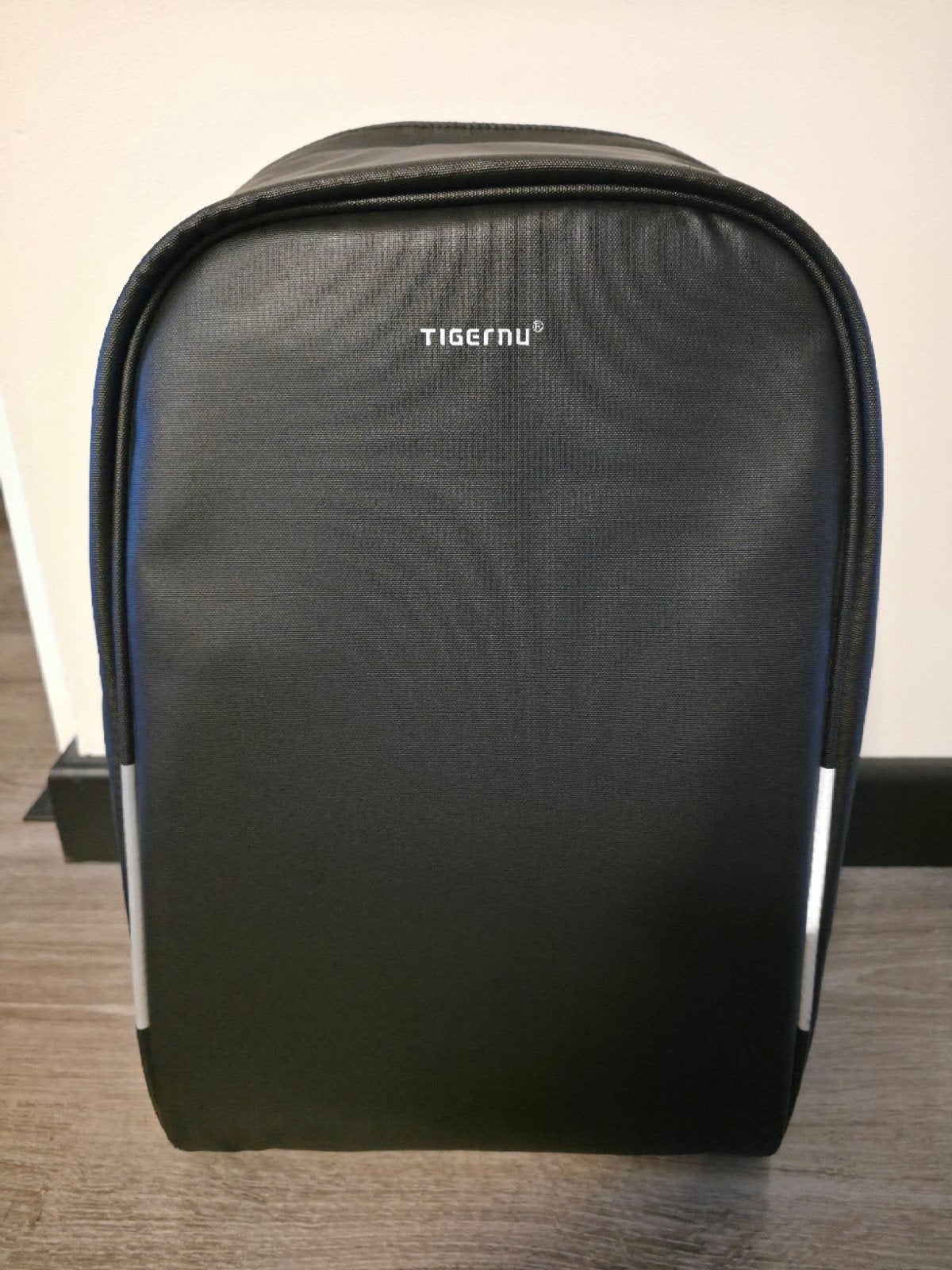 Tigernu laptoptas met USB oplaadpoort, Ophalen, Zo goed als nieuw, Zwart, Overige merken