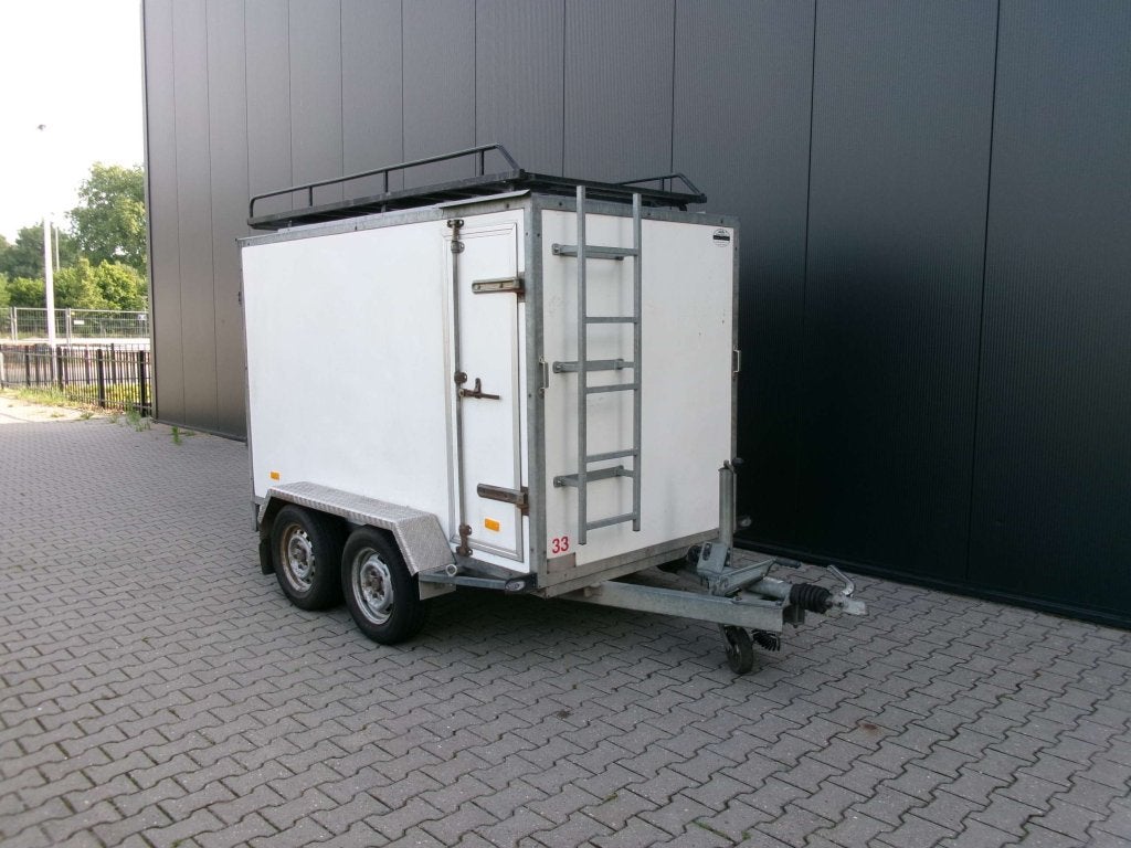 Gesloten tandemasser. 250x130x150 cm. Incl zijdeur. Sallas, Gebruikt, Niet ingevuld, Niet ingevuld, Ophalen