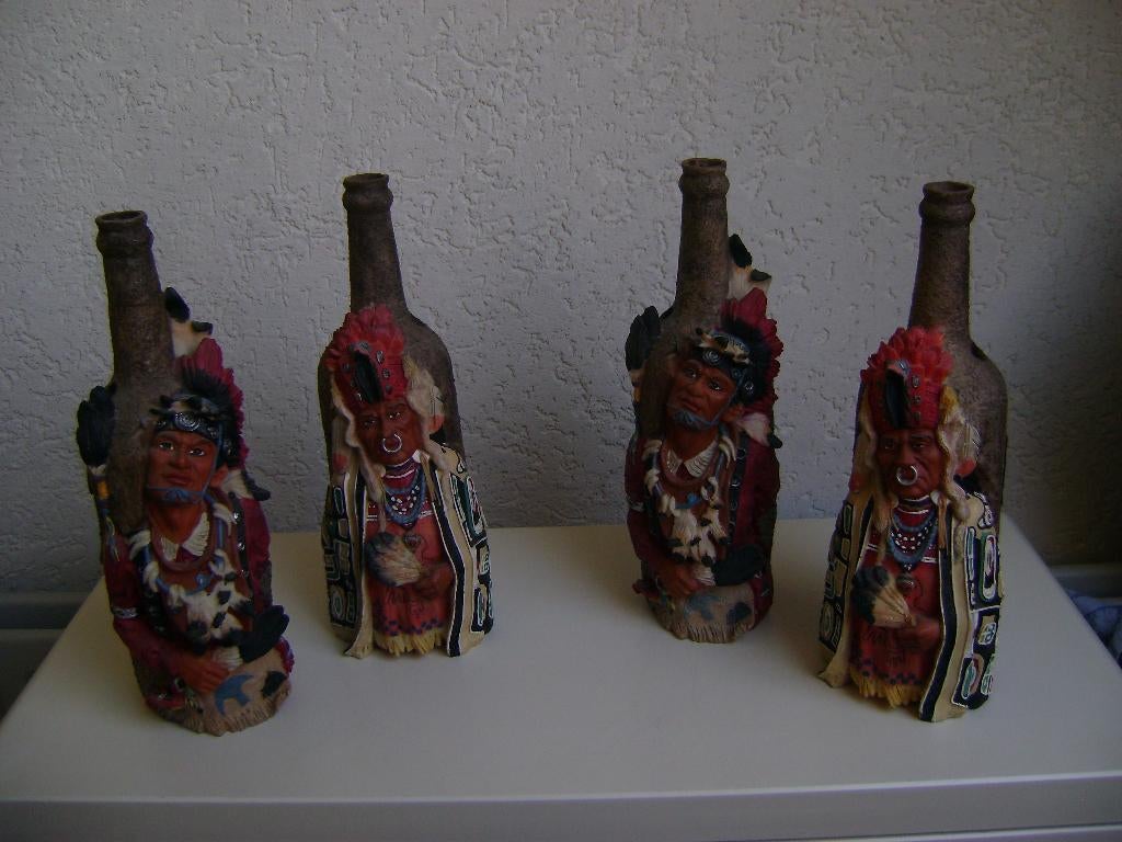 4flessen met 2verschillende indianenfiguren 38hachter waxine, Verzamelen, Beelden en Beeldjes, Ophalen of Verzenden, Zo goed als nieuw