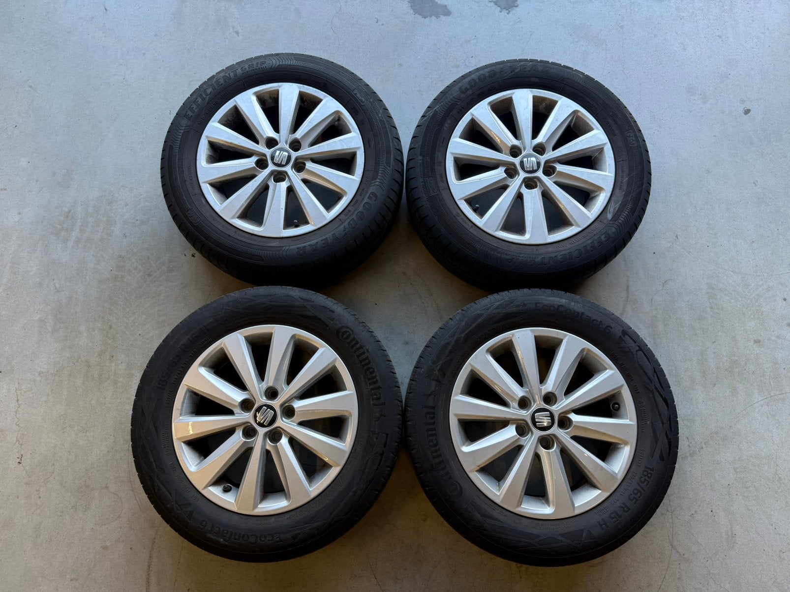 Setje Originele Seat Ibiza Velgen + Zomerbanden 185/65R15, Auto-onderdelen, Banden en Velgen, Ophalen, Gebruikt, 15 inch, Banden en Velgen