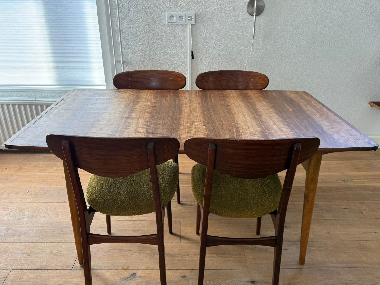 Vintage Scandinavische teak eettafel, Ophalen, Zo goed als nieuw, 4 tot 6 stoelen