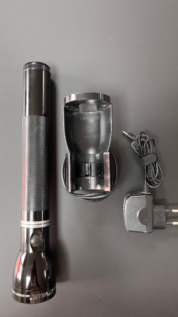 Mag-lite met lader, Ophalen of Verzenden, Gebruikt, Accu