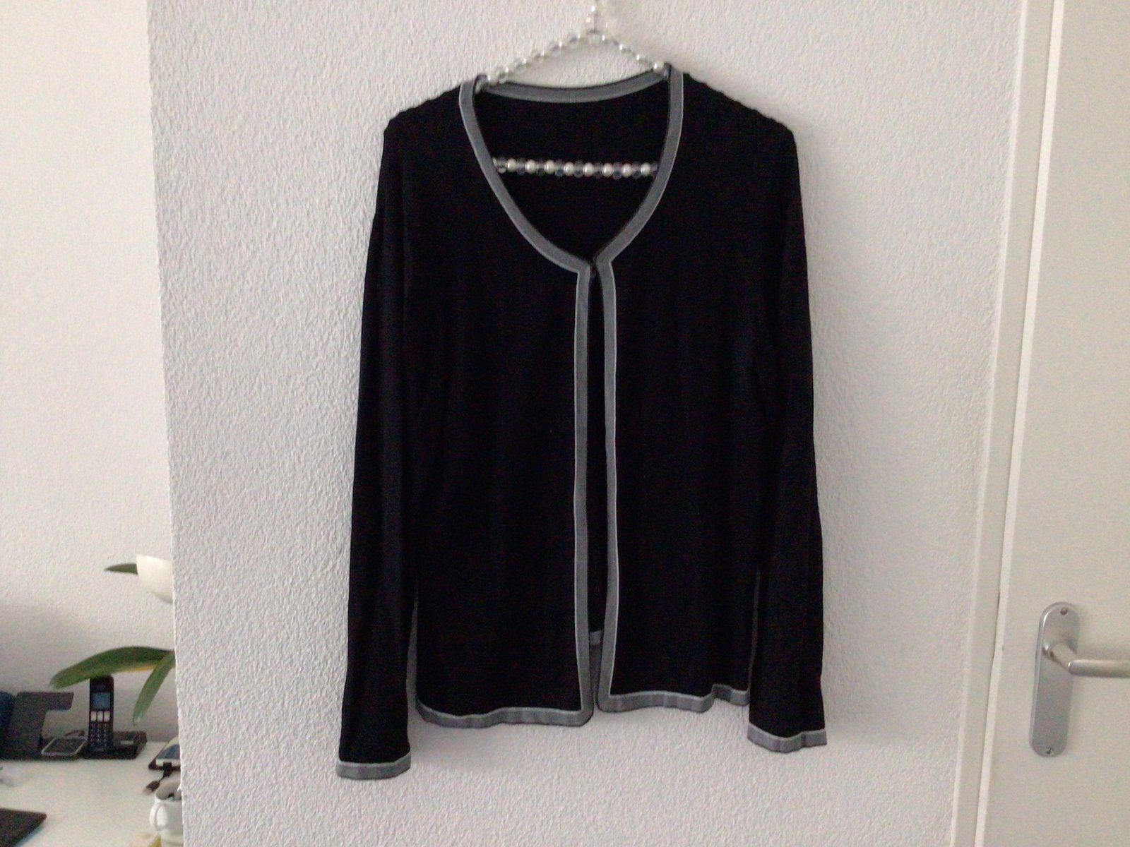 Zwart wollen vestje met glitter details maat 40, Ophalen of Verzenden, Zo goed als nieuw, Maat 38/40 (M), Zwart