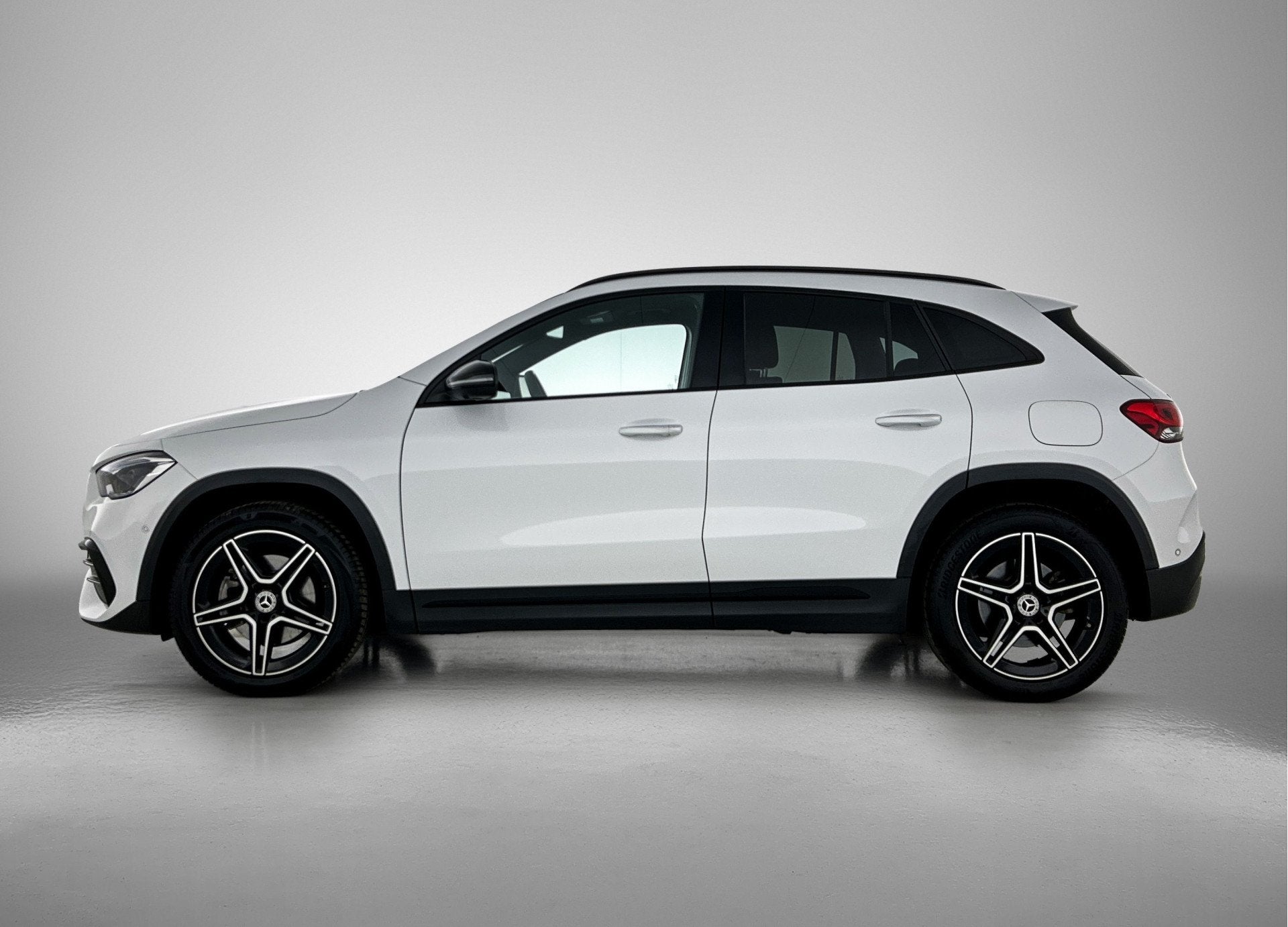 Mercedes-Benz GLA 250 e AMG Plug-In Hybride AMG Line | Night, 12 maanden, 4 cilinders, 15 kWh, Wit