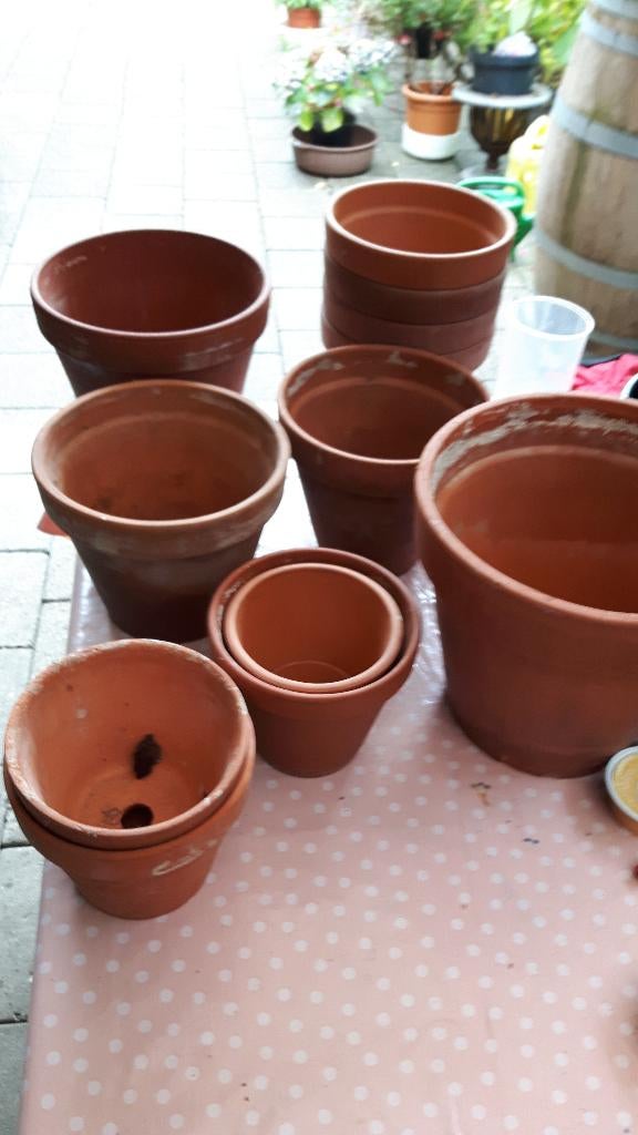 Terracotta Bloempotten Gratis, Tuin en Terras, Ophalen, Gebruikt, Rond, Balkon