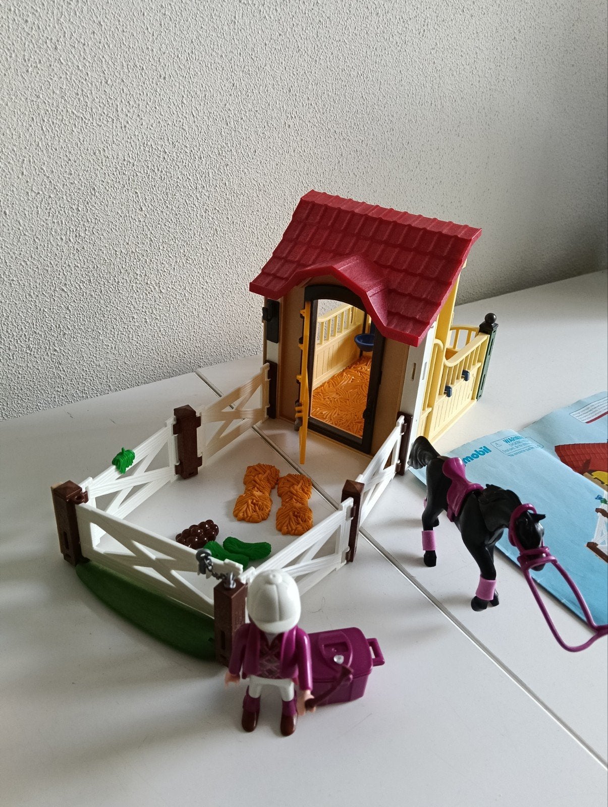 Playmobil 6934 Paardenstal met paard en ruiter (Set 6934), Gebruikt, Gebouw, Complete set, Ophalen of Verzenden