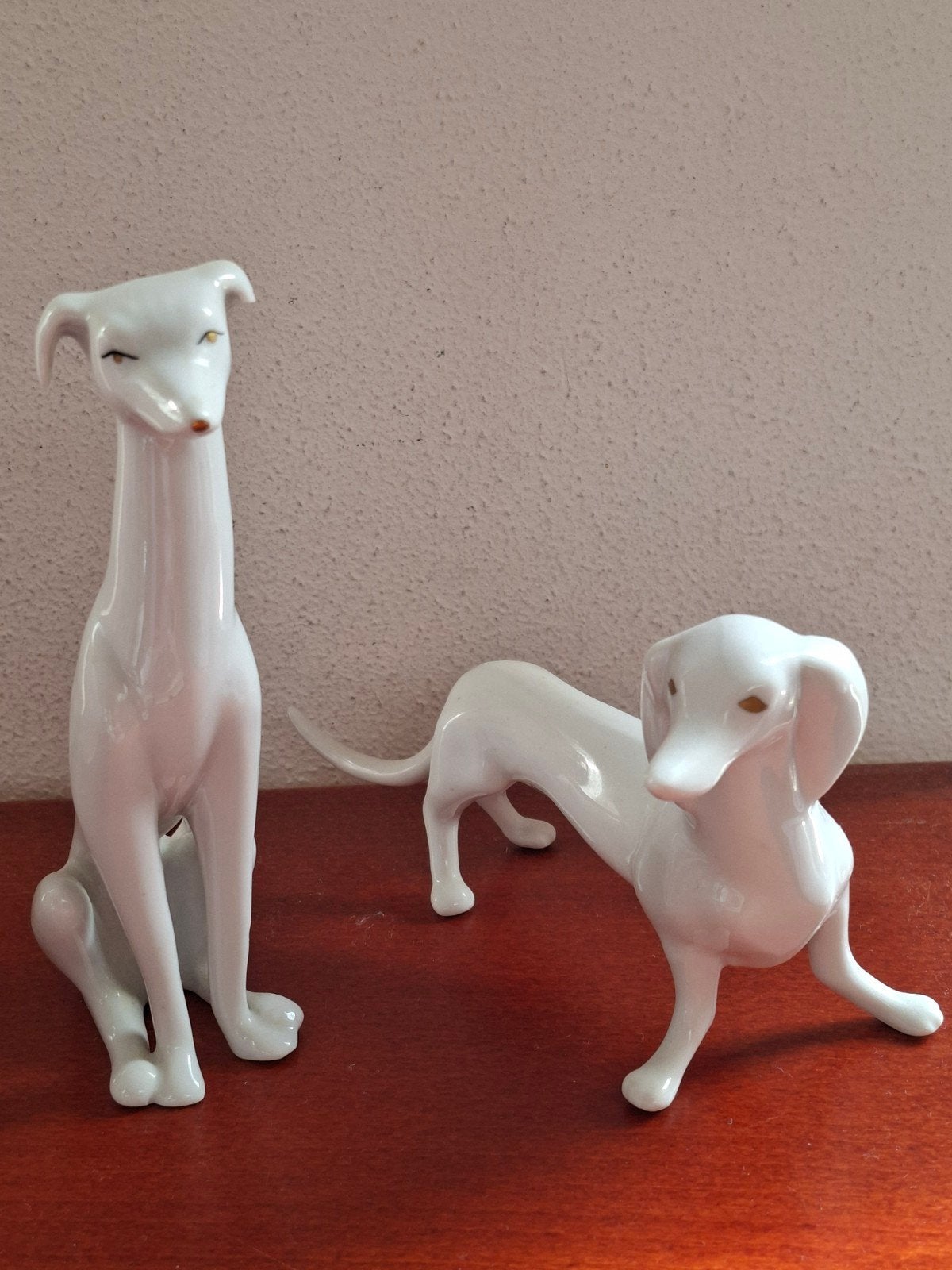 Hongaars porseleinen hondenbeeldjes - Windhond en Teckel, Ophalen of Verzenden