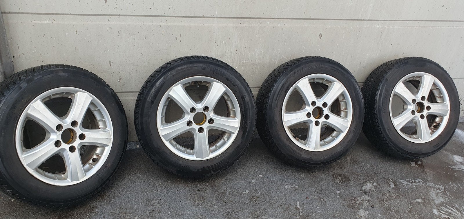 Set van 4 Lichtmetaal velgen 15 inch met wielbouten +spacers, Auto diversen, Auto-accessoires, Ophalen of Verzenden, Gebruikt
