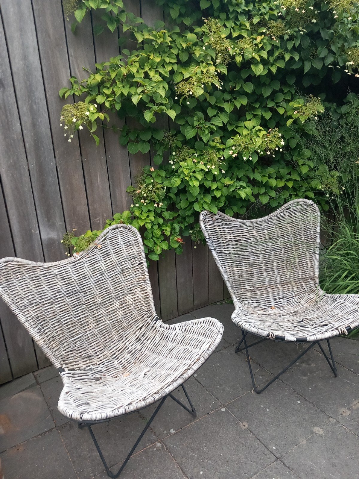 Rotan vlinderstoel, grijs, 2 stuks, Huis en Inrichting, Stoelen, Ophalen, Gebruikt, Twee, Bohemian, Natuurlijk