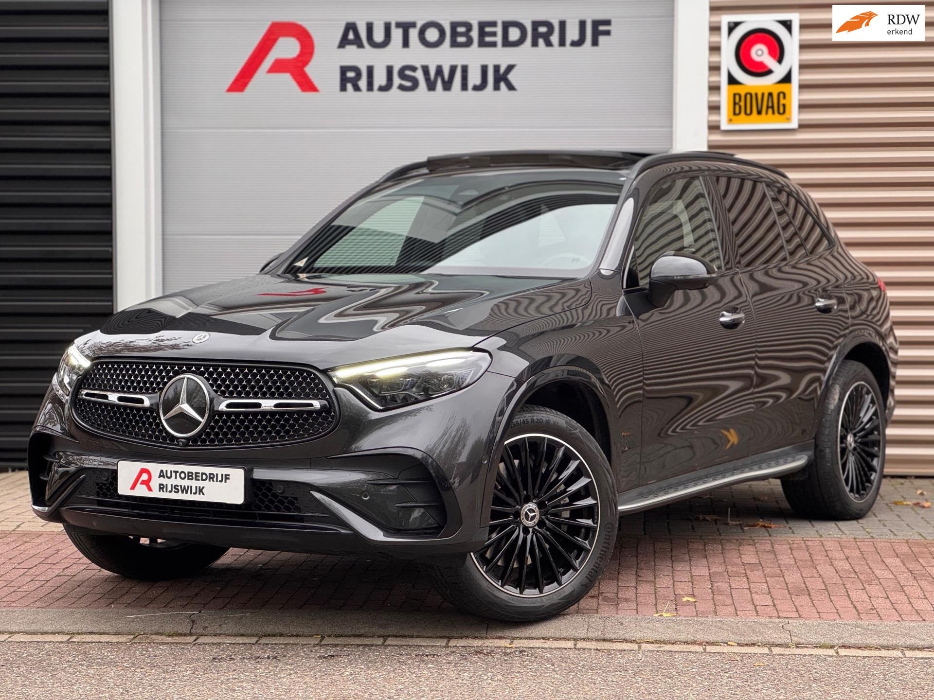 Mercedes-Benz GLC-klasse 300e 4MATIC AMG Line Pano/360/Memor, Auto's, Automaat, Gebruikt, Euro 6, Plug-in hybride