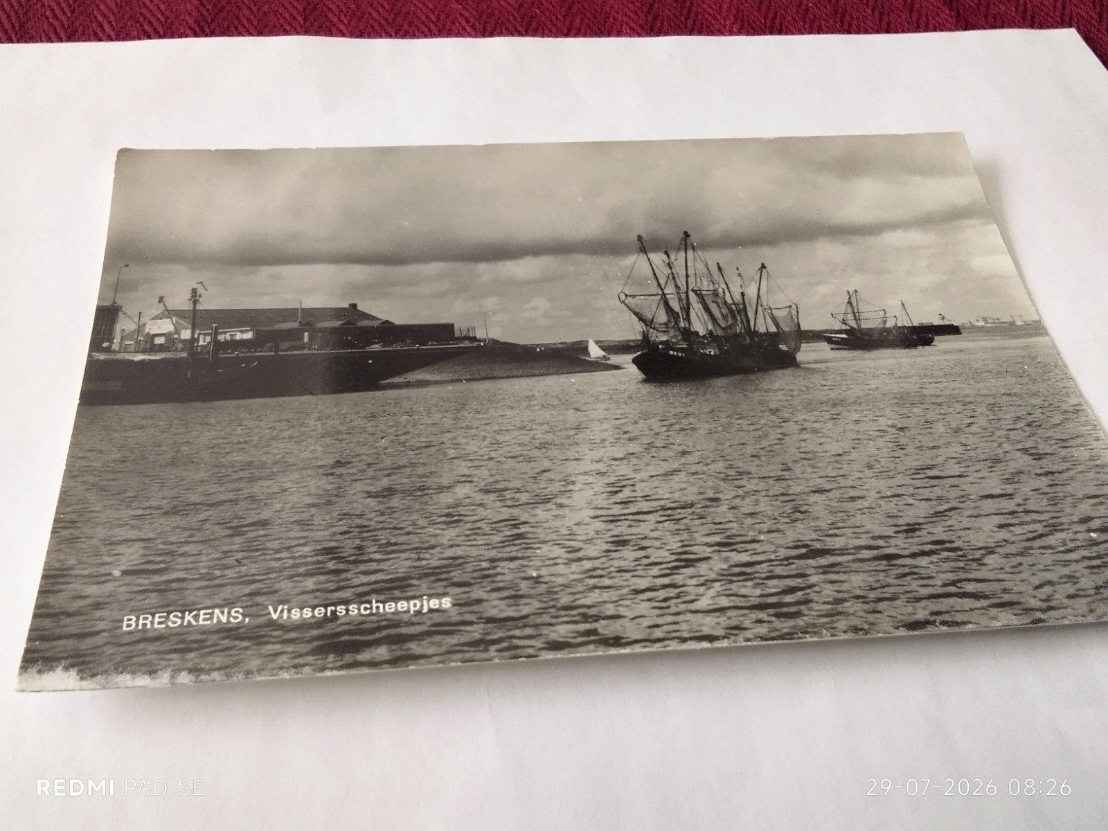 Oude zwart-wit ansicht foto van vissersboten  Breskens, Ophalen of Verzenden, 1940 tot 1960, Gelopen, Zeeland