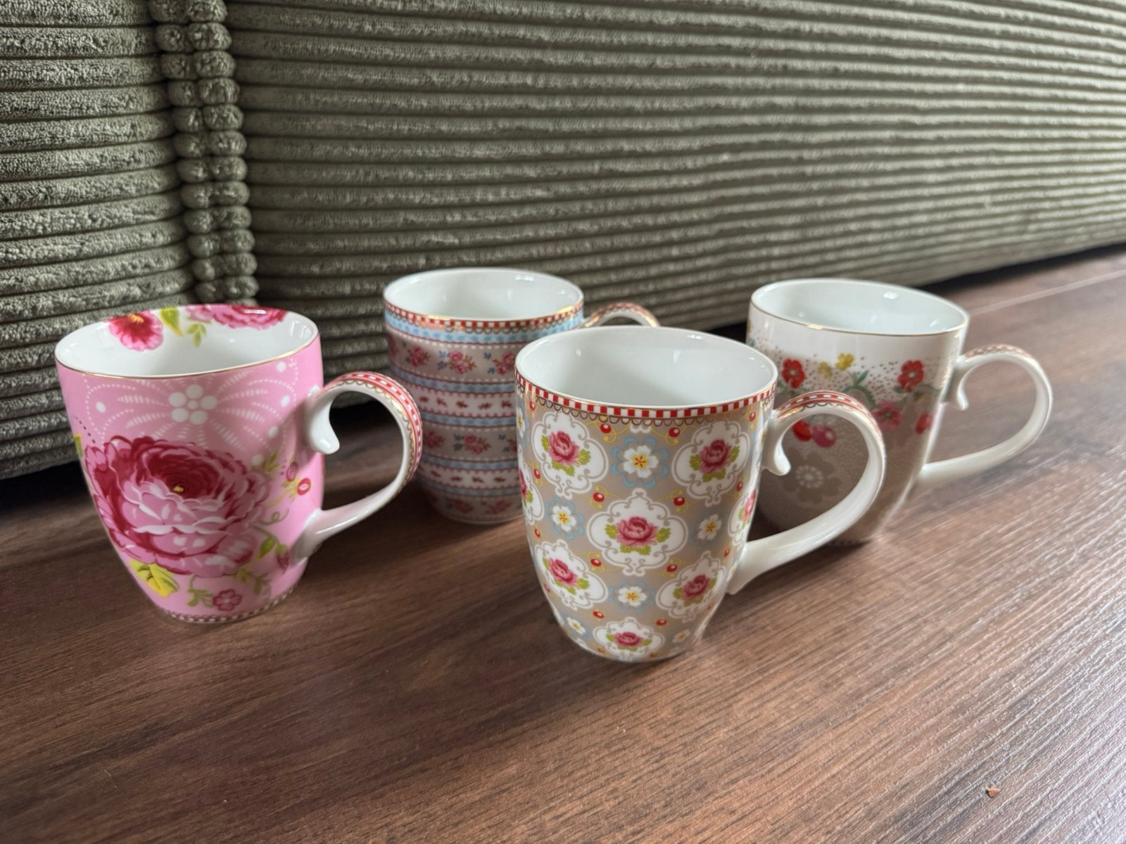 Pip Home set van 4 mokken in nieuwstaat, Ophalen, Pip Studio, Mok, Zo goed als nieuw