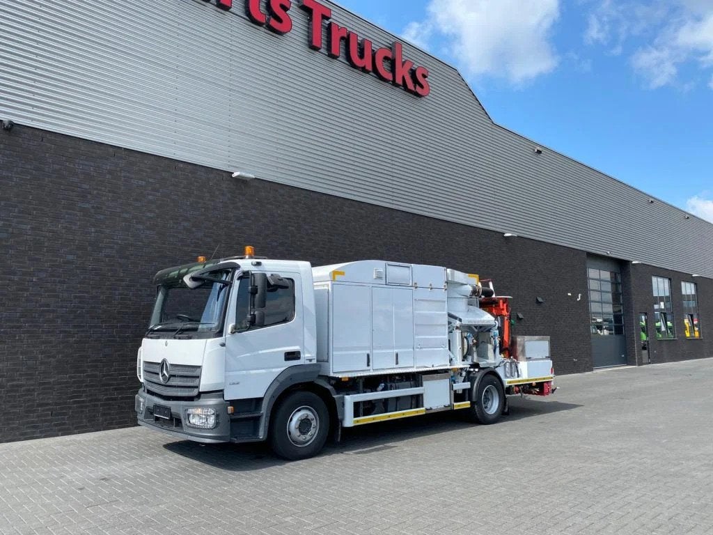 Mercedes-Benz Atego 1324 4X2 RHD + RSP ESE 13/H SAUGBAGGER/S, Achterwielaandrijving, Parkeercamera, Euro 6, Wit