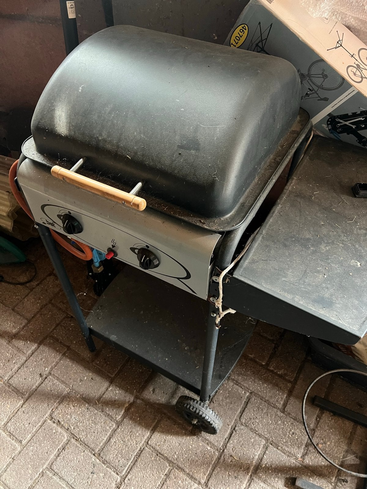 Gebruikte gasbarbecue met lavastenen, Tuin en Terras, Ophalen, Gebruikt