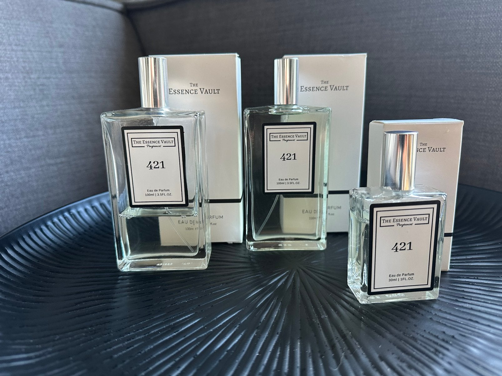 The Essence Vault, Ophalen of Verzenden, Zo goed als nieuw