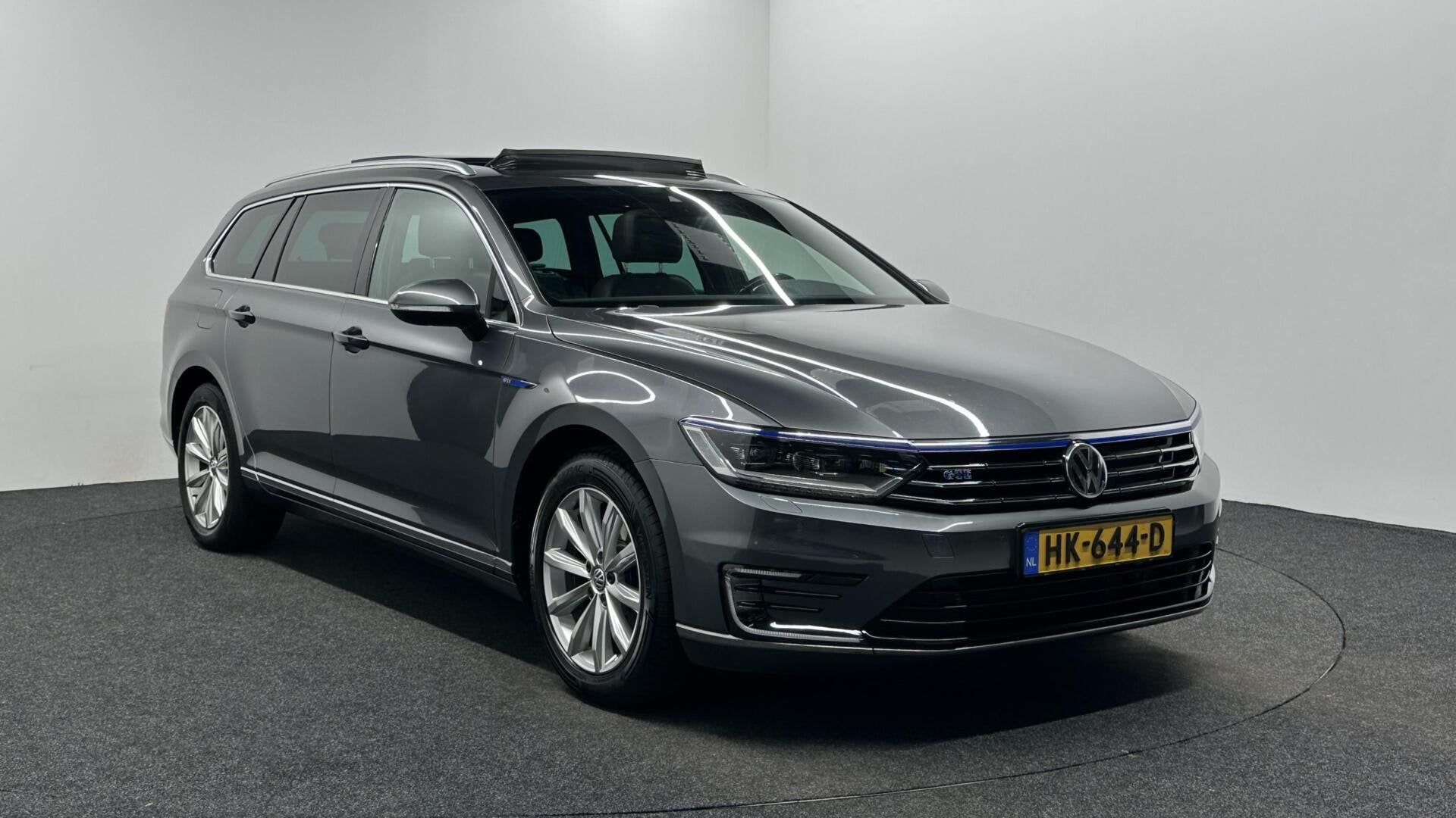 Volkswagen Passat Variant 1.4 TSI GTE Highline PANO TREKHAAK, Auto's, Gebruikt, 4 cilinders, Met garantie (alle), Hybride Elektrisch/Benzine