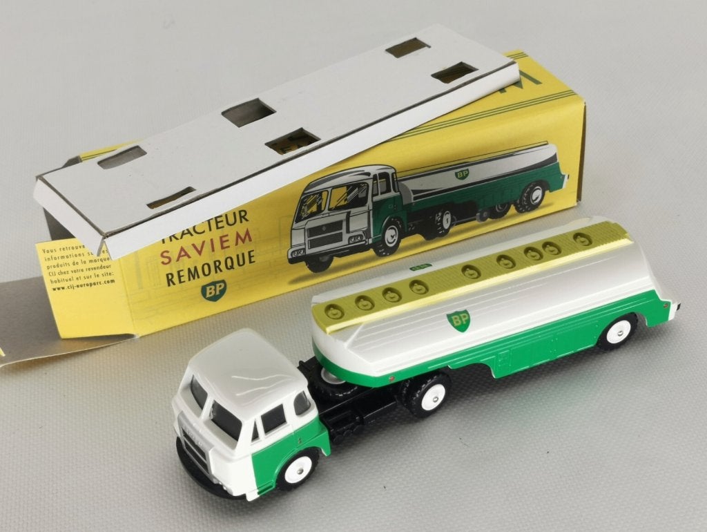 Saviem BP tankwagen schaal 1/43 CIJ Norev ref. 4/71/05, Verzenden, Nieuw, Bus of Vrachtwagen, Norev
