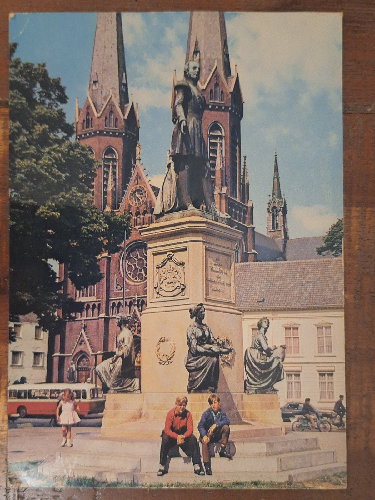 Tilburg - Standbeeld Koning Willem II, Verzamelen, Ophalen of Verzenden, Gelopen, Noord-Brabant